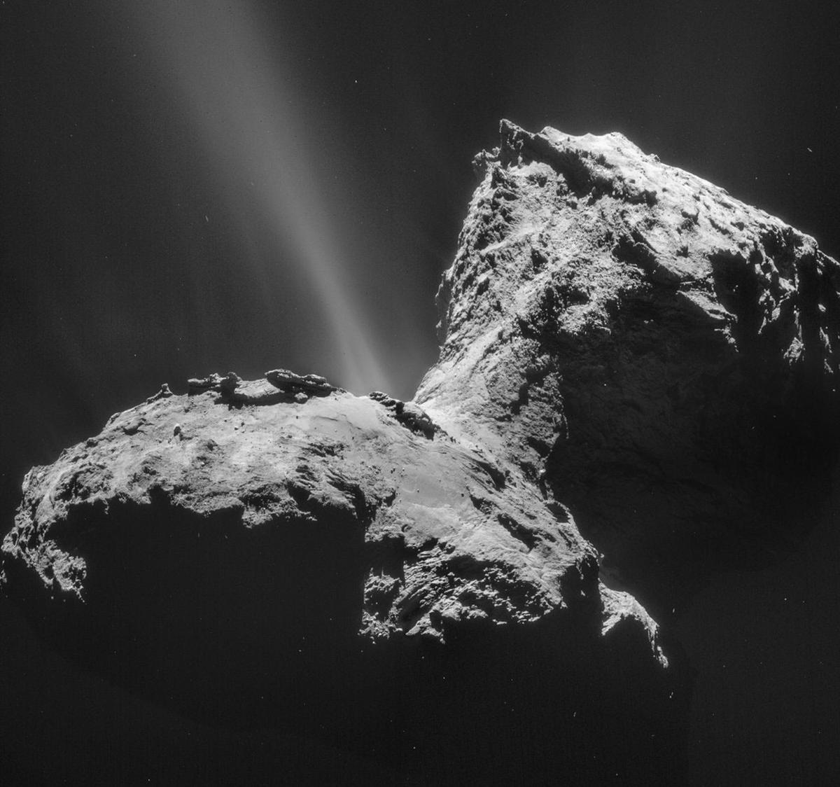 An image taken by the Rosetta spacecraft of 67P/Churyumov-Gerasimenko.